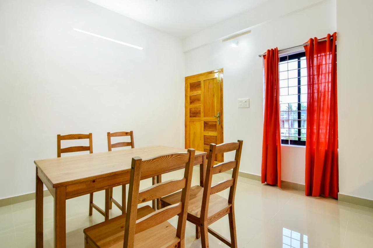 Oyo Home 81801 Akash Villa Trippapur Exterior foto